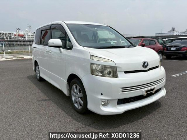 Used 2008 AT toyota voxy ZRR70W Image[0]
