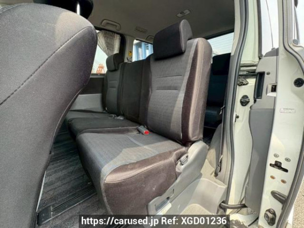 Used 2008 AT toyota voxy ZRR70W Image[16]