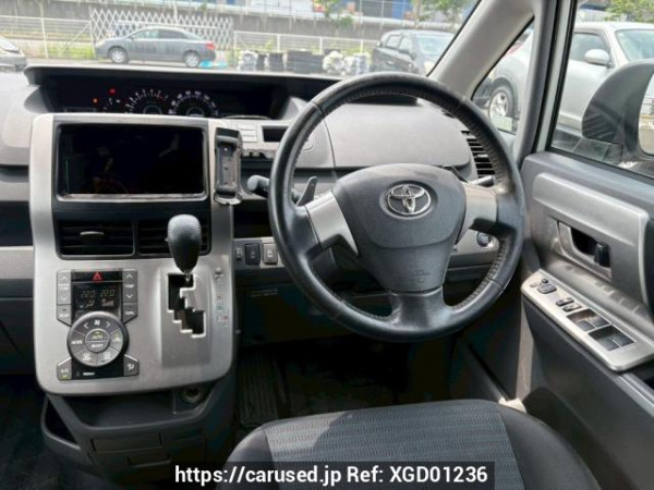 Used 2008 AT toyota voxy ZRR70W Image[21]