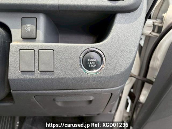 Used 2008 AT toyota voxy ZRR70W Image[22]