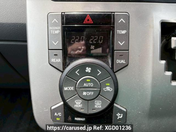 Used 2008 AT toyota voxy ZRR70W Image[24]