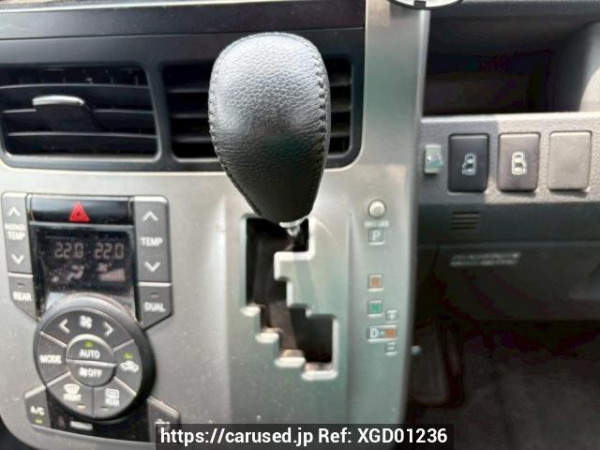 Used 2008 AT toyota voxy ZRR70W Image[25]