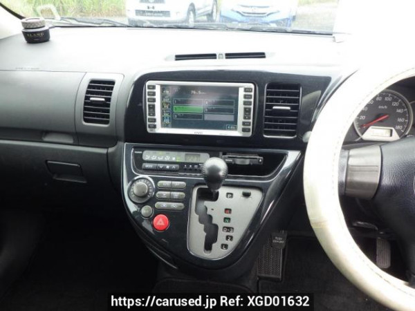 Used 2005 AT toyota wish ZNE10G Image[29]