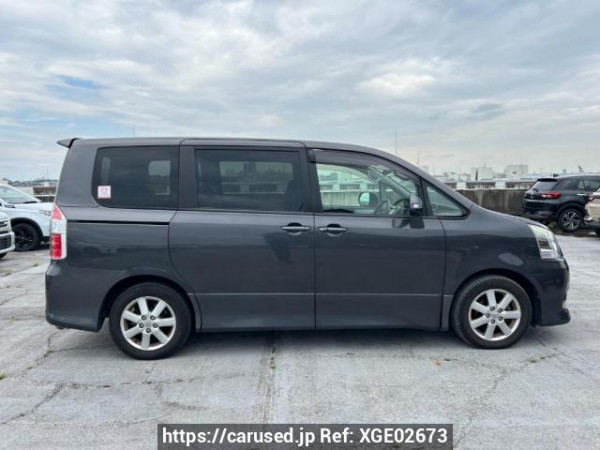 Used 2007 AT toyota noah ZRR70W Image[7]