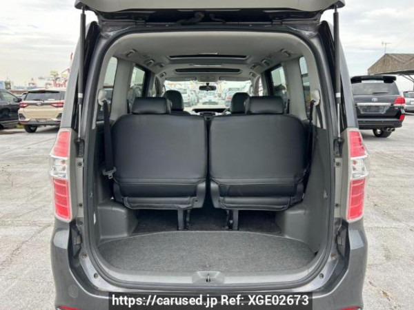 Used 2007 AT toyota noah ZRR70W Image[8]