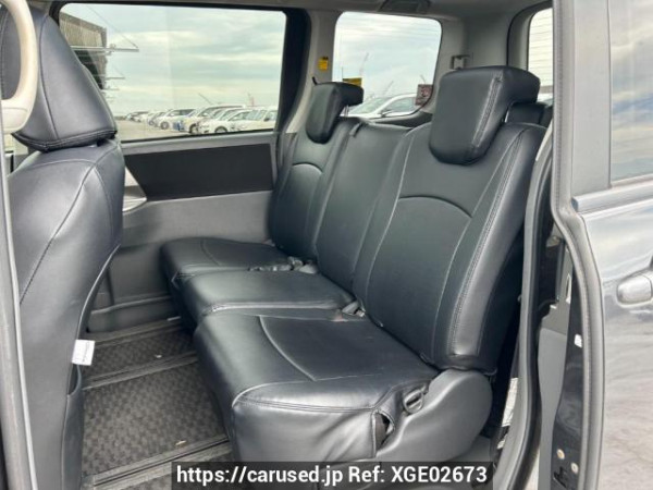 Used 2007 AT toyota noah ZRR70W Image[14]