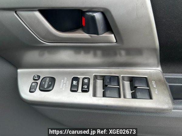Used 2007 AT toyota noah ZRR70W Image[16]