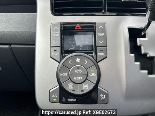 Used 2007 AT toyota noah ZRR70W Image[26]