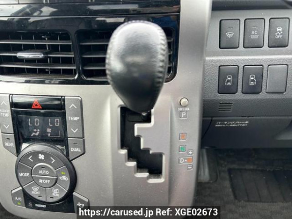 Used 2007 AT toyota noah ZRR70W Image[27]