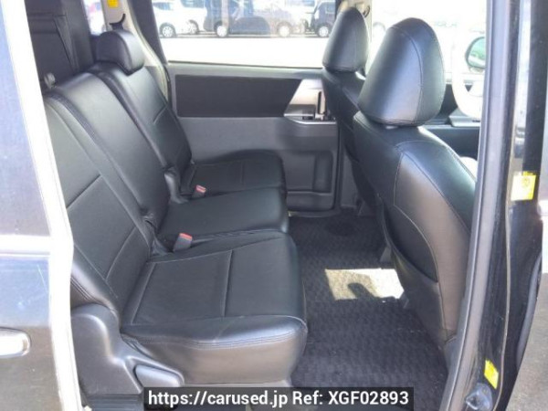 Used 2010 AT toyota voxy ZRR70W Image[14]