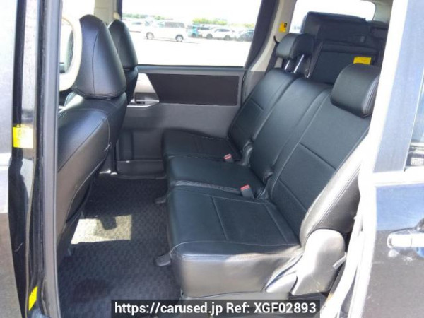 Used 2010 AT toyota voxy ZRR70W Image[15]
