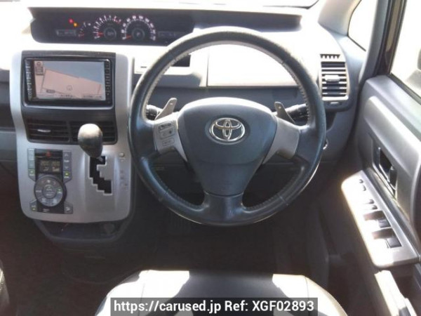 Used 2010 AT toyota voxy ZRR70W Image[19]