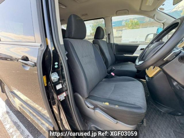 Used 2010 AT toyota voxy ZRR70W Image[13]