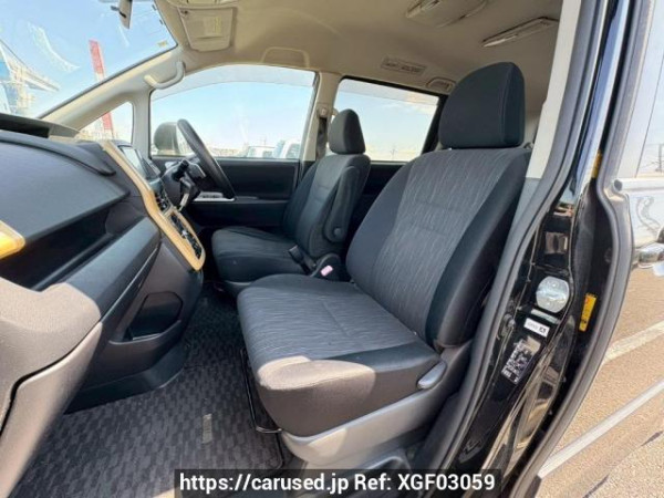 Used 2010 AT toyota voxy ZRR70W Image[14]