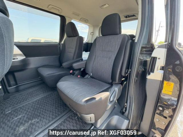 Used 2010 AT toyota voxy ZRR70W Image[16]