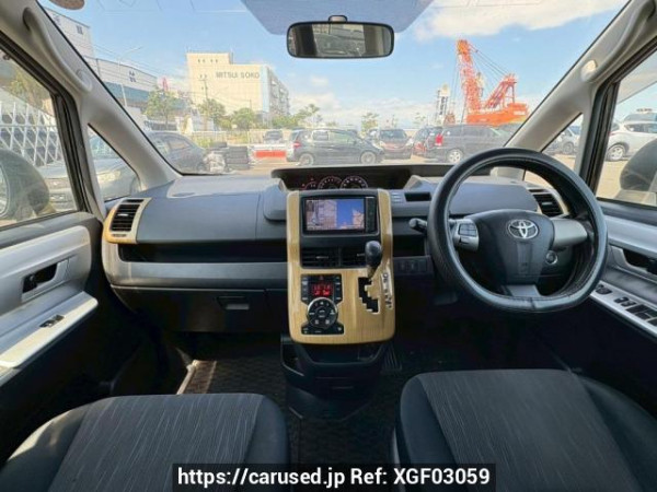 Used 2010 AT toyota voxy ZRR70W Image[19]