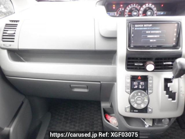 Used 2010 AT toyota voxy ZRR70W Image[17]