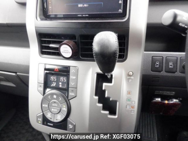 Used 2010 AT toyota voxy ZRR70W Image[21]