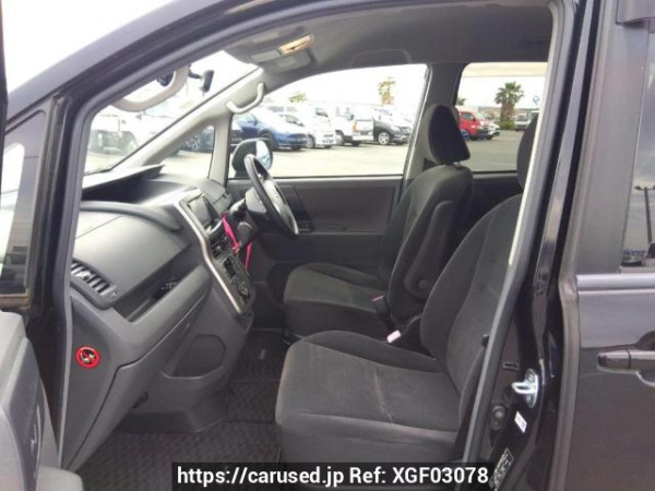 Used 2009 AT toyota noah ZRR70G Image[14]