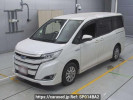 Toyota Noah ZWR80G
