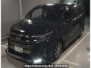 Toyota Noah ZWR80W