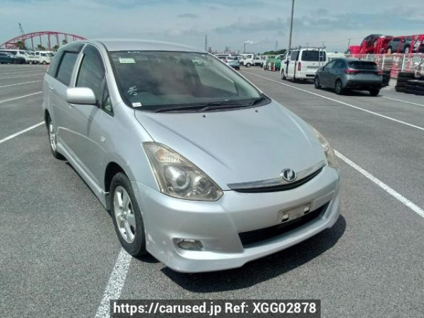 Used 2005 AT toyota wish ZNE10G Image[0]