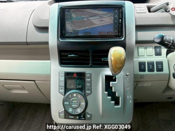 Used 2007 AT toyota noah ZRR75G Image[24]