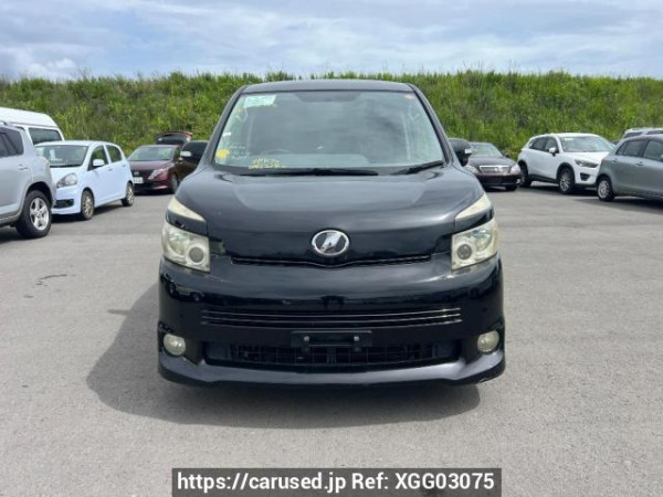 Used 2007 AT toyota voxy ZRR70W Image[1]