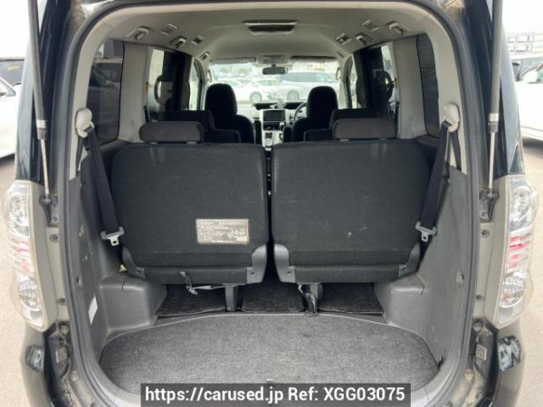 Used 2007 AT toyota voxy ZRR70W Image[8]