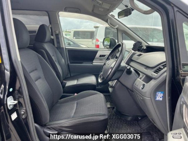 Used 2007 AT toyota voxy ZRR70W Image[12]