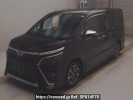 Toyota Voxy ZRR80W