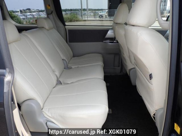 Used 2009 AT toyota noah ZRR70W Image[13]