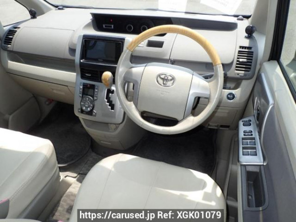 Used 2009 AT toyota noah ZRR70W Image[17]