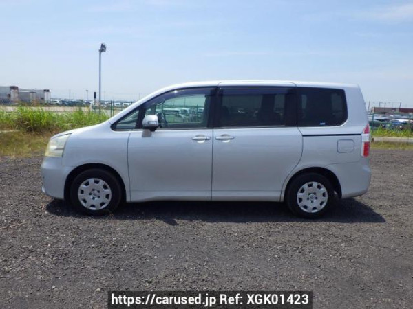 Used 2007 AT toyota noah ZRR70G Image[3]