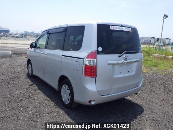 Used 2007 AT toyota noah ZRR70G Image[4]
