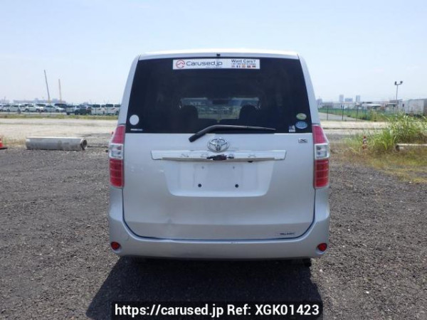 Used 2007 AT toyota noah ZRR70G Image[5]
