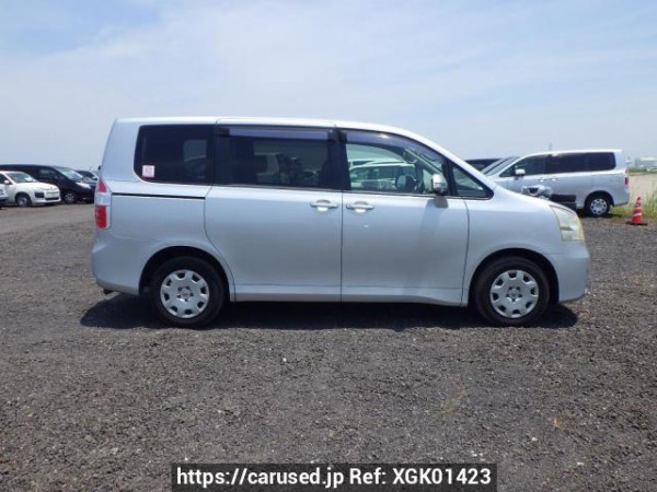 Used 2007 AT toyota noah ZRR70G Image[7]