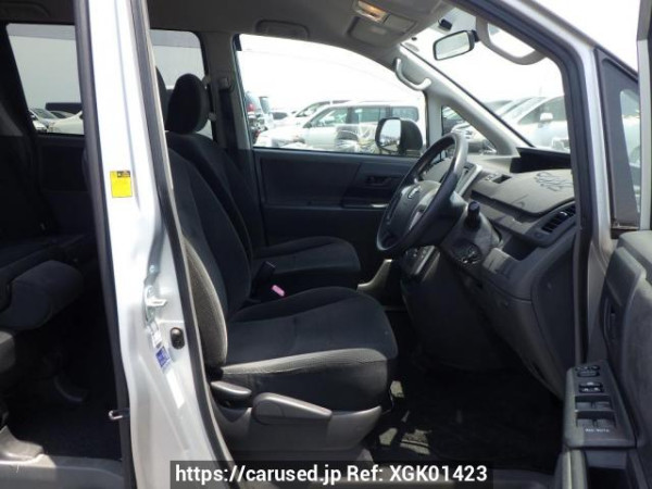Used 2007 AT toyota noah ZRR70G Image[18]