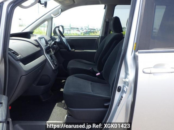 Used 2007 AT toyota noah ZRR70G Image[20]