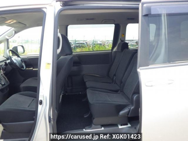Used 2007 AT toyota noah ZRR70G Image[23]