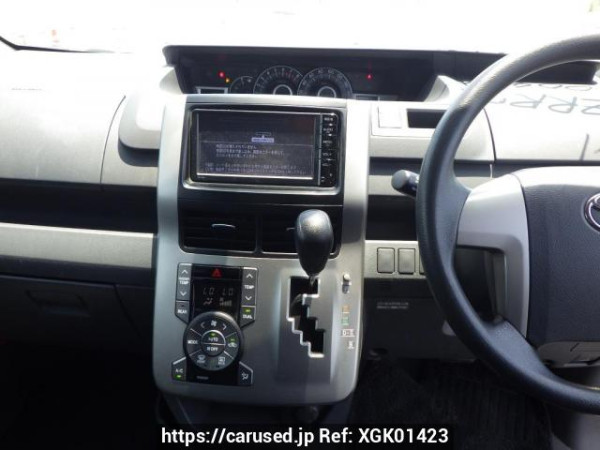 Used 2007 AT toyota noah ZRR70G Image[31]
