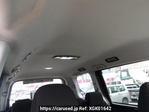 Used 2009 AT toyota voxy ZRR70W Image[16]