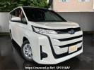 Toyota Noah ZWR90W