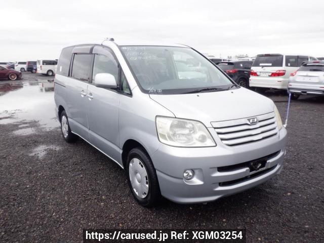 Buy Used 2003 Toyota Noah AZR60G (XGM03254) - Carused.jp