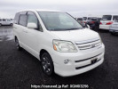 Toyota Noah AZR60G