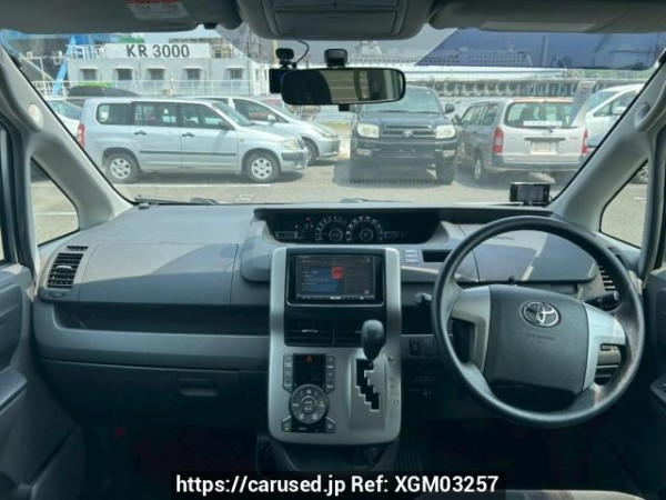 Used 2008 AT toyota voxy ZRR75G Image[19]