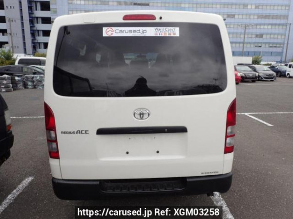 Used 2006 AT toyota regiusace-van KDH205V Image[4]