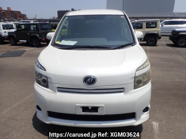 Used 2010 AT toyota voxy ZRR75G Image[1]
