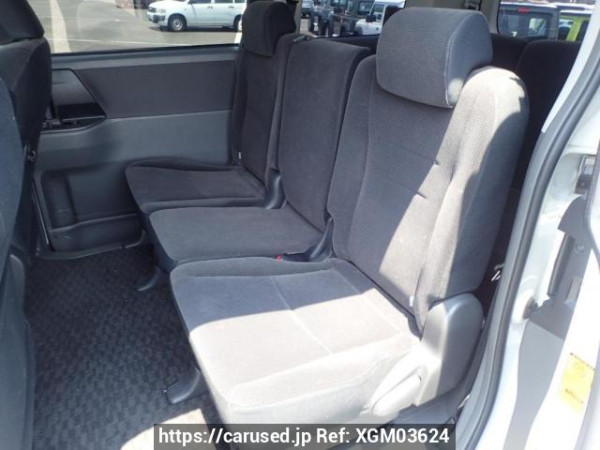 Used 2010 AT toyota voxy ZRR75G Image[14]