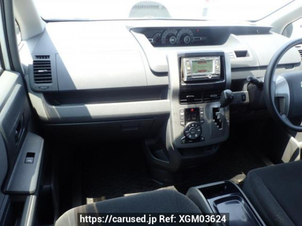 Used 2010 AT toyota voxy ZRR75G Image[16]